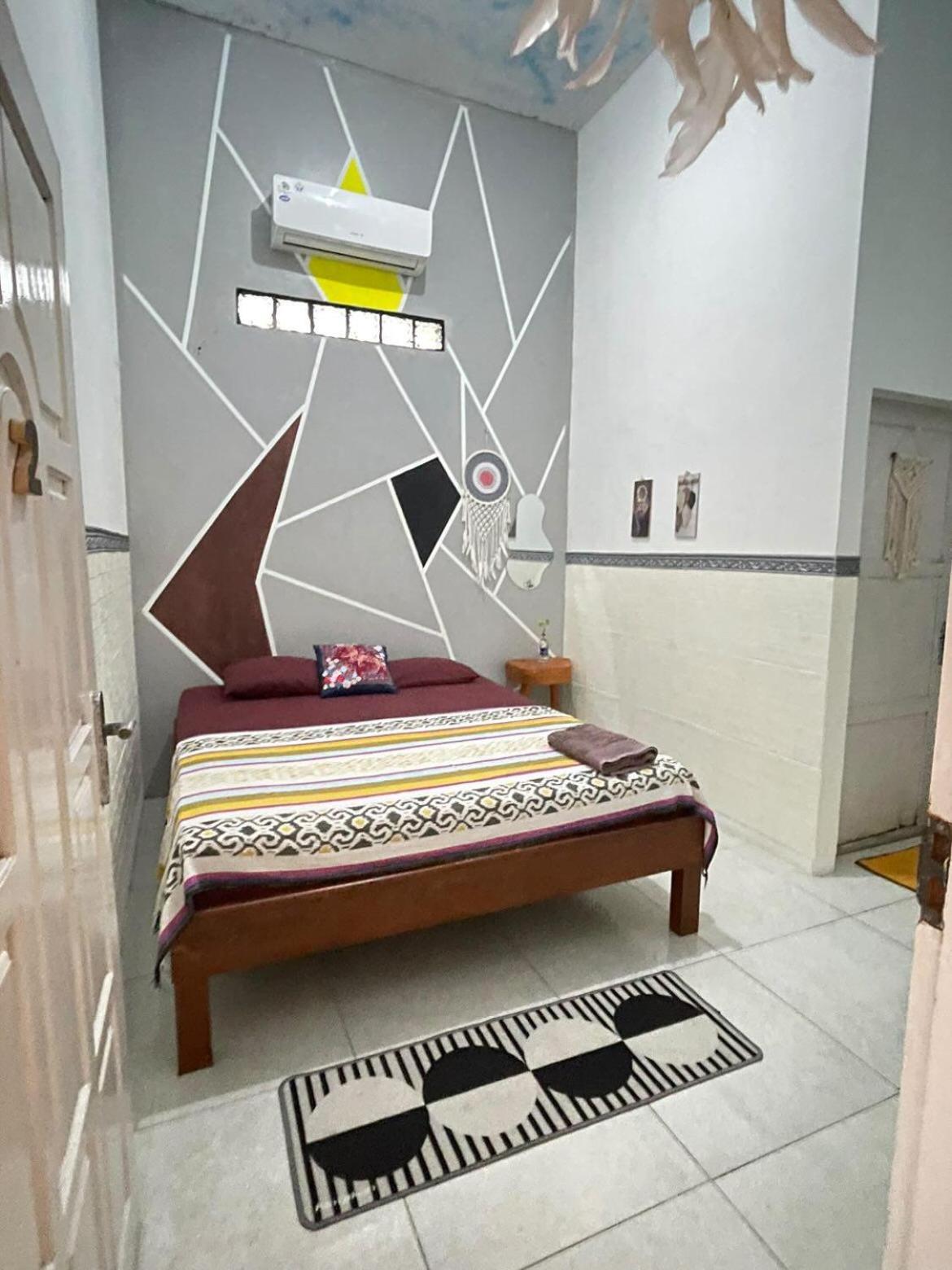 Loyal Friend Hostel קרימונג'אווה מראה חיצוני תמונה