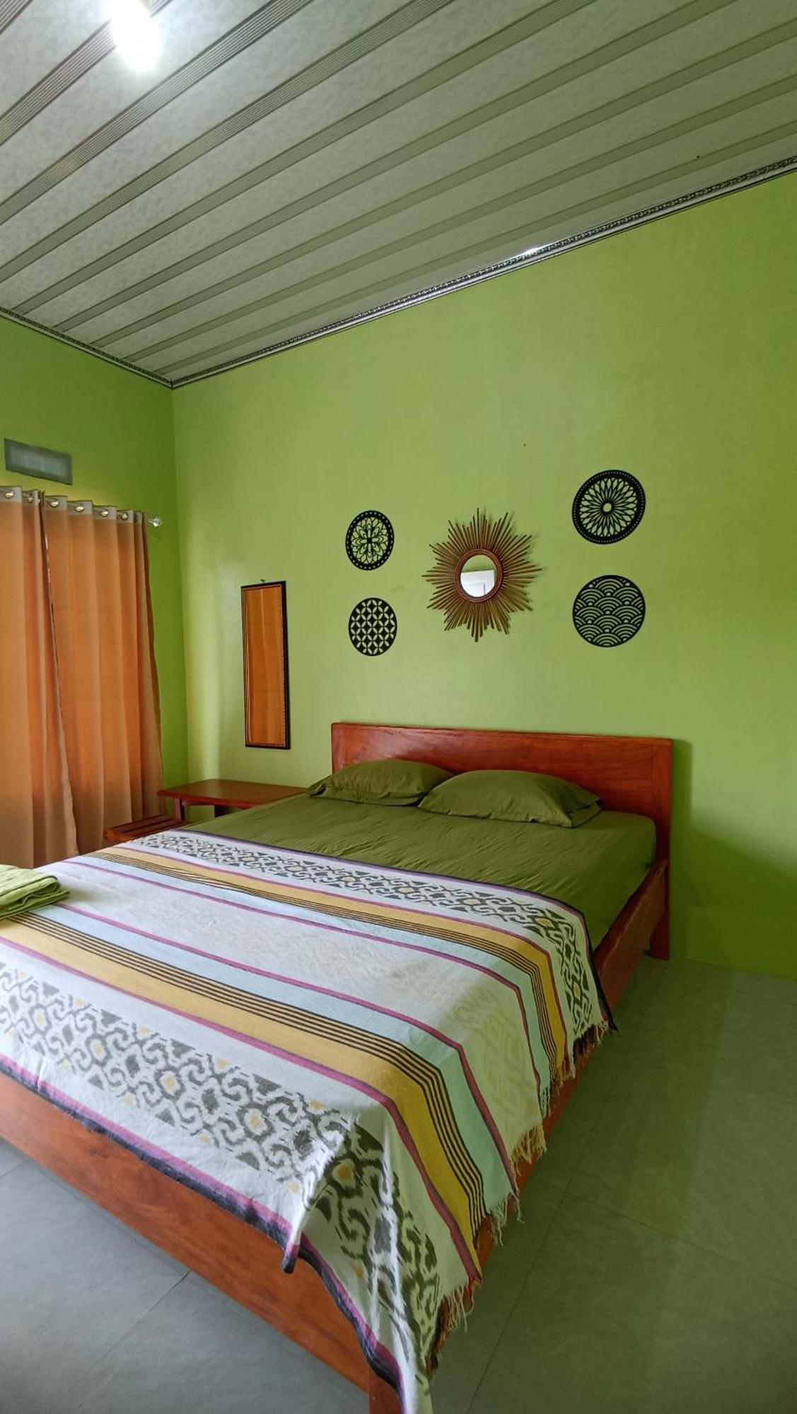 Loyal Friend Hostel קרימונג'אווה מראה חיצוני תמונה