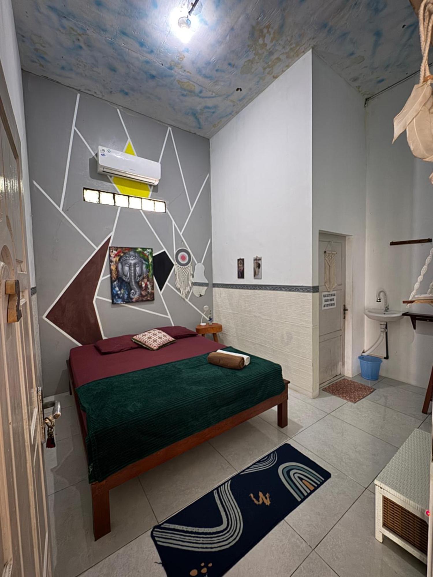 Loyal Friend Hostel קרימונג'אווה מראה חיצוני תמונה