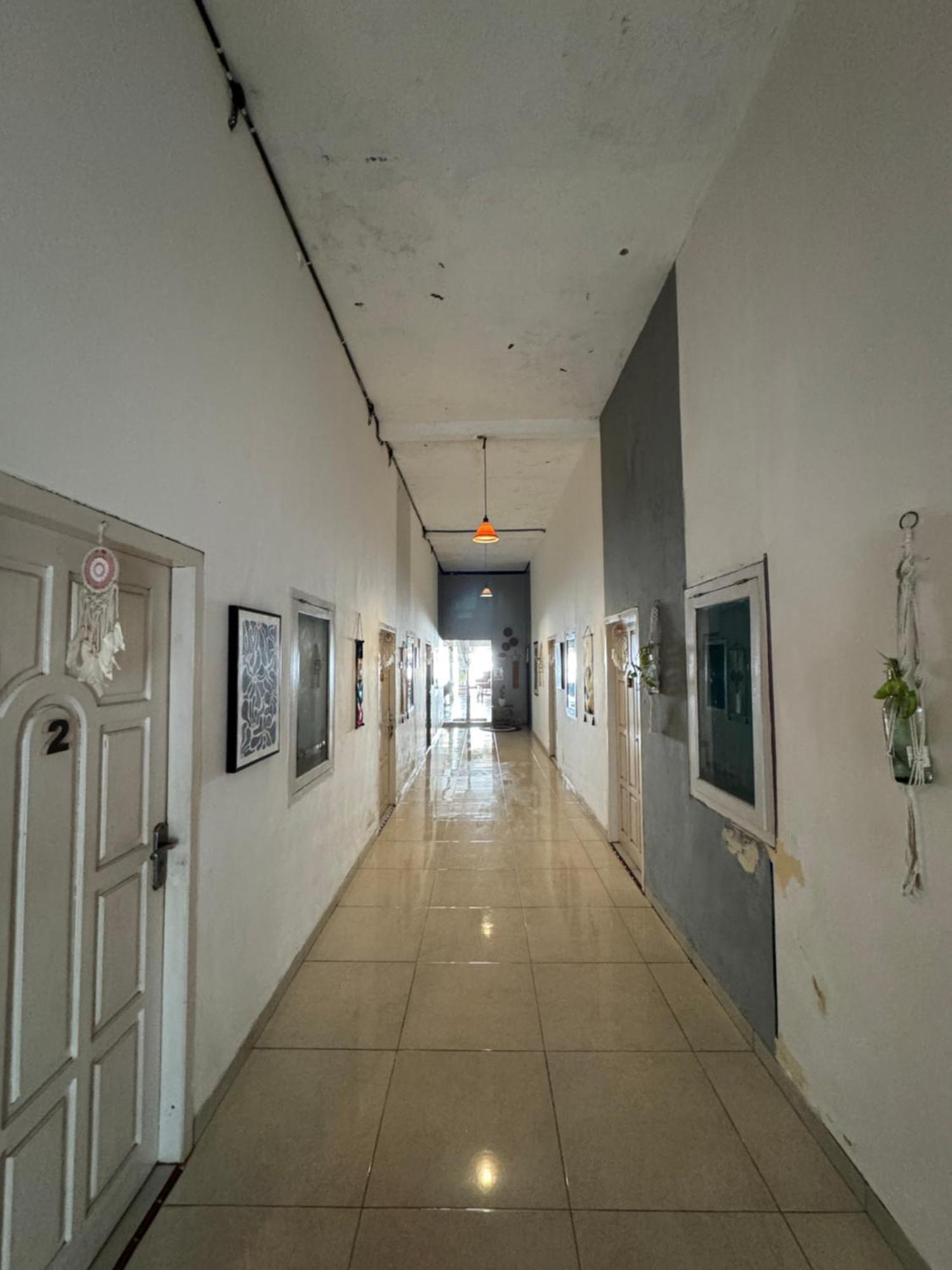 Loyal Friend Hostel קרימונג'אווה מראה חיצוני תמונה