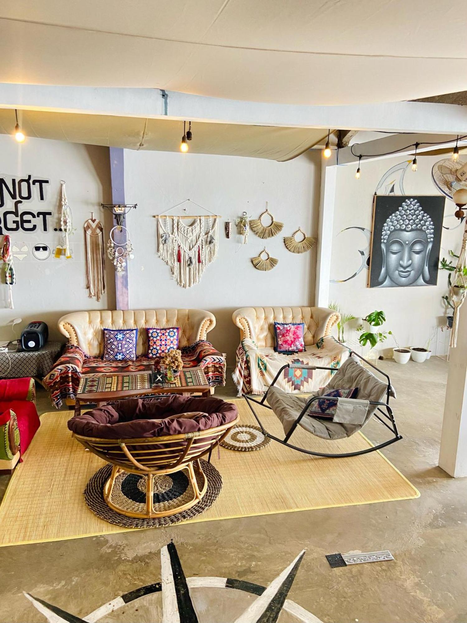 Loyal Friend Hostel קרימונג'אווה מראה חיצוני תמונה